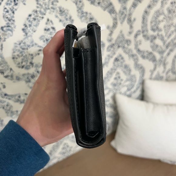 Michael Kors Logo Jet Set Double-Zip Wristlet - Picture 4 of 8